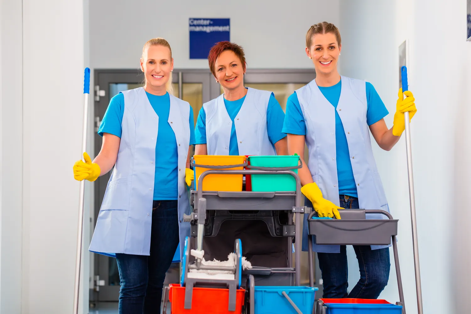 Blitzklar Gebäudereinigung – Reinigungsdienst – Putzfrauen von Reinigungsfirma